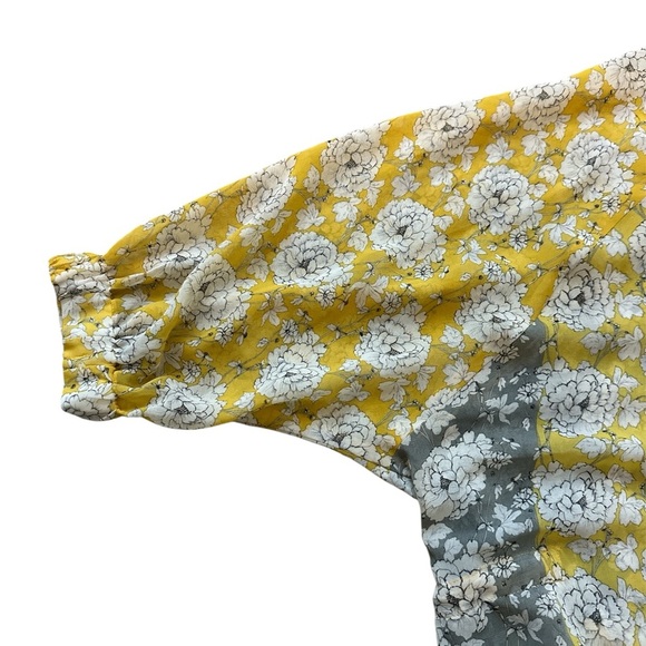 CAbi Women’s Top Yellow Grey Black Floral Blouse size S - Picture 5 of 7